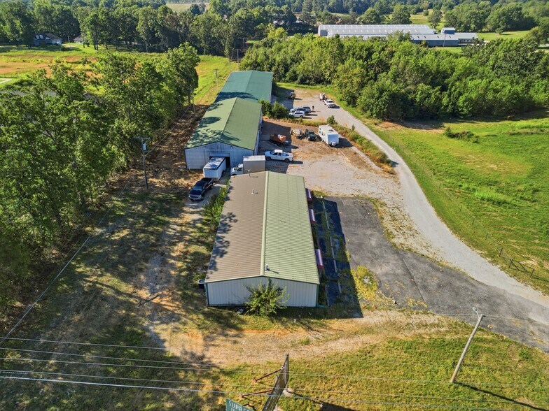 More Photos Of 1398 S Valley Rd, West Plains General Retail For Sale