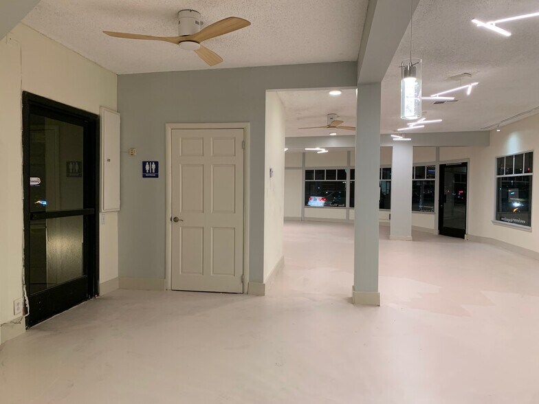 More Photos Of 480-506 Ocean Ave, Laguna Beach Storefront For Lease