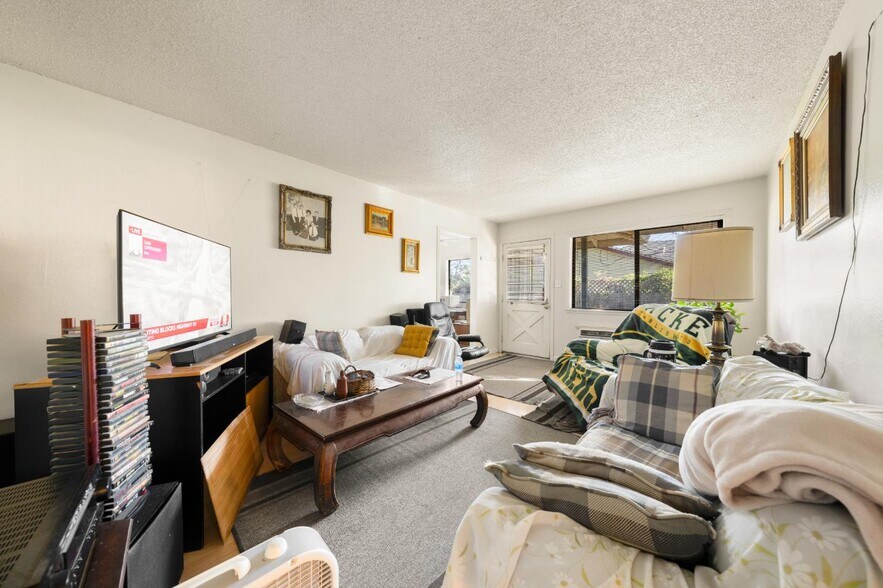 More Photos Of 5743 Woodleigh Dr, Carmichael Multifamily For Sale