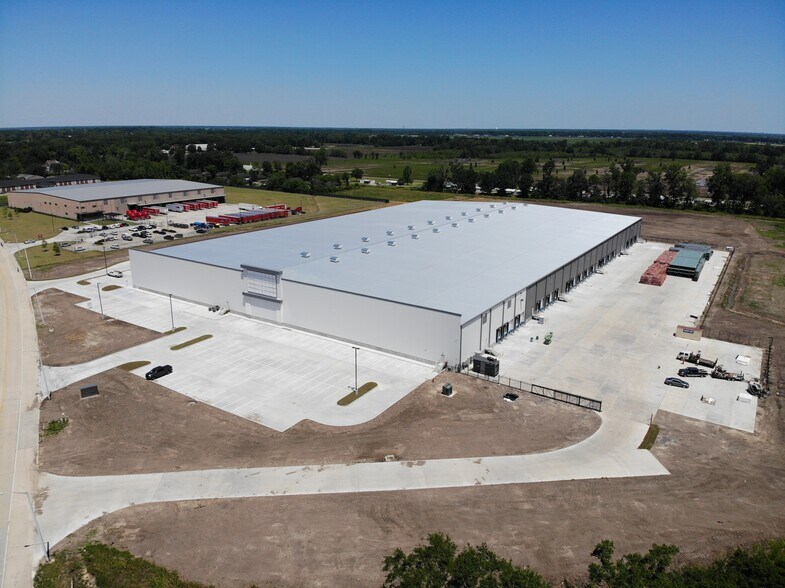 More Photos Of 2070 Commercial Dr, Port Allen Industrial For Sale