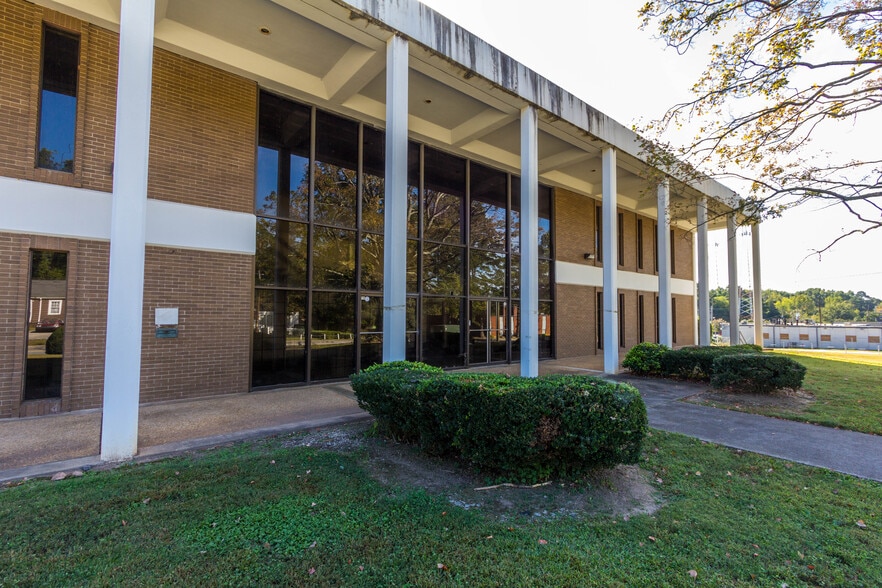 More Photos Of 2288 Fairburn Rd, Atlanta Religious Facility For Sale