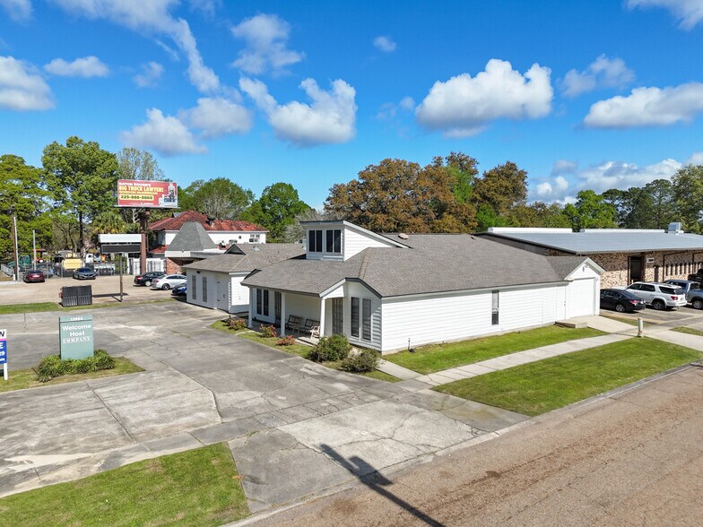 More Photos Of 13953 Perkins Rd, Baton Rouge Warehouse For Sale