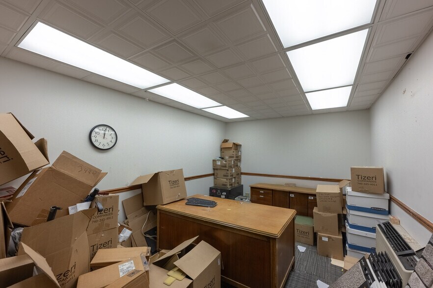 More Photos Of 80 Vine St, Newark Light Distribution For Sale