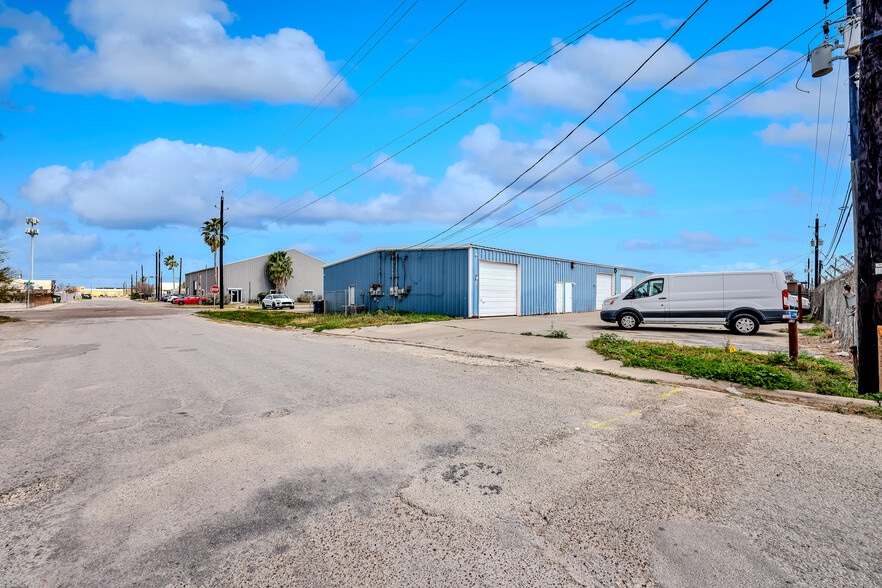 More Photos Of 3801 Saturn Rd, Corpus Christi Warehouse For Sale