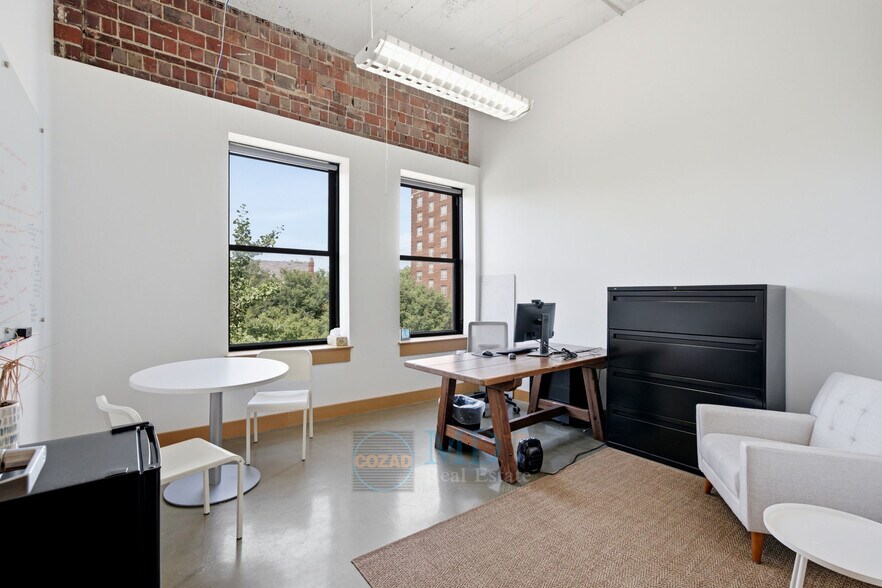 More Photos Of 26-56 Maryland Plz, Saint Louis Office For Lease
