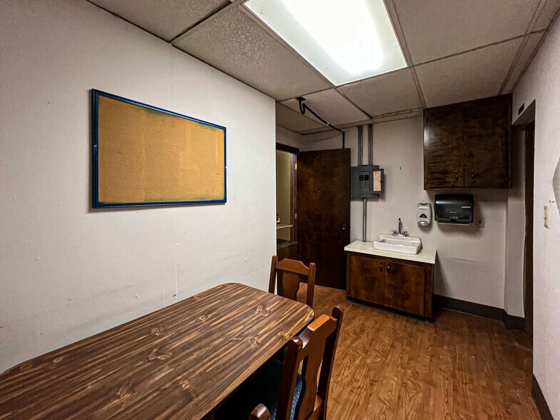 More Photos Of 119 W Lowman St, Mullins Medical For Sale