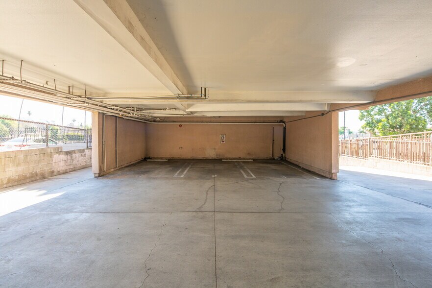 More Photos Of 5335 Huntington Dr N, Los Angeles Apartments For Sale