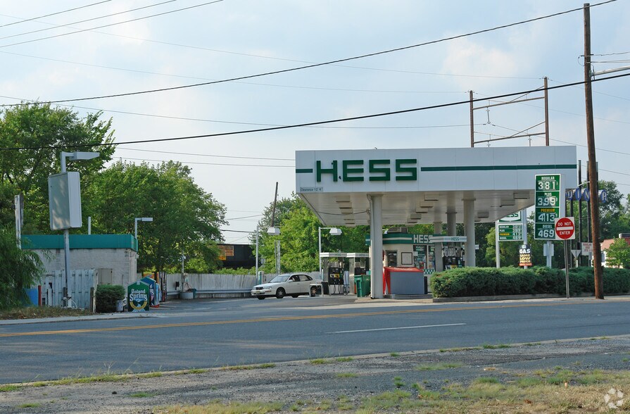 More Photos Of 342 N. Brooklawn Cir, Gloucester City Service Station For Lease