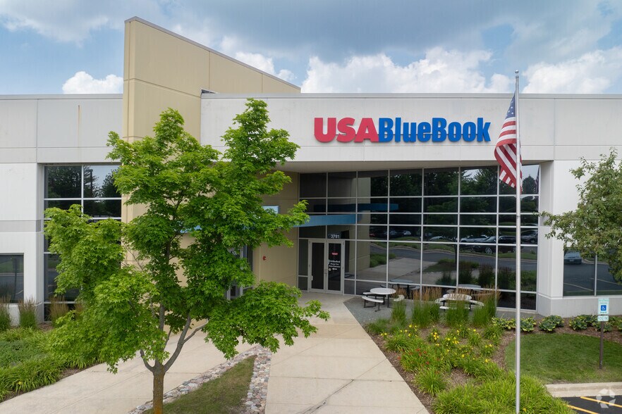 More Photos Of 3701-3781 Burwood Dr, Waukegan Manufacturing For Lease