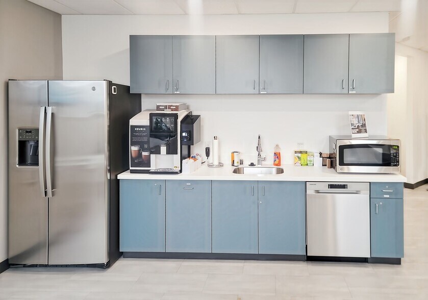 More Photos Of 4848 S 76th St, Milwaukee Coworking Space