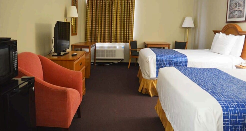 More Photos Of 9645 Natural Bridge Rd, Saint Louis Hotel For Sale