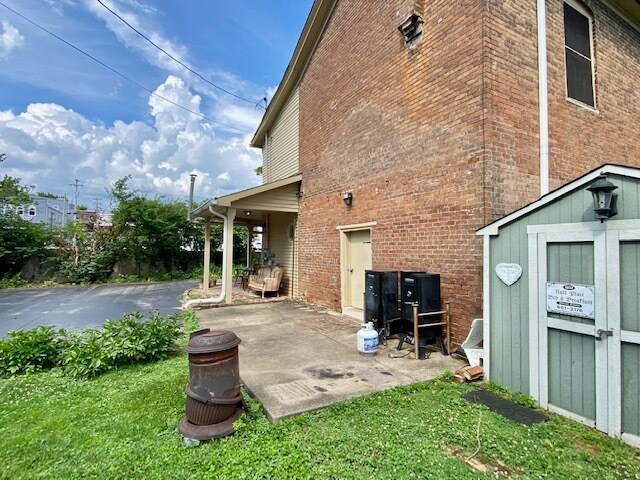 More Photos Of 313 S Green St, Glasgow Hospitality For Sale