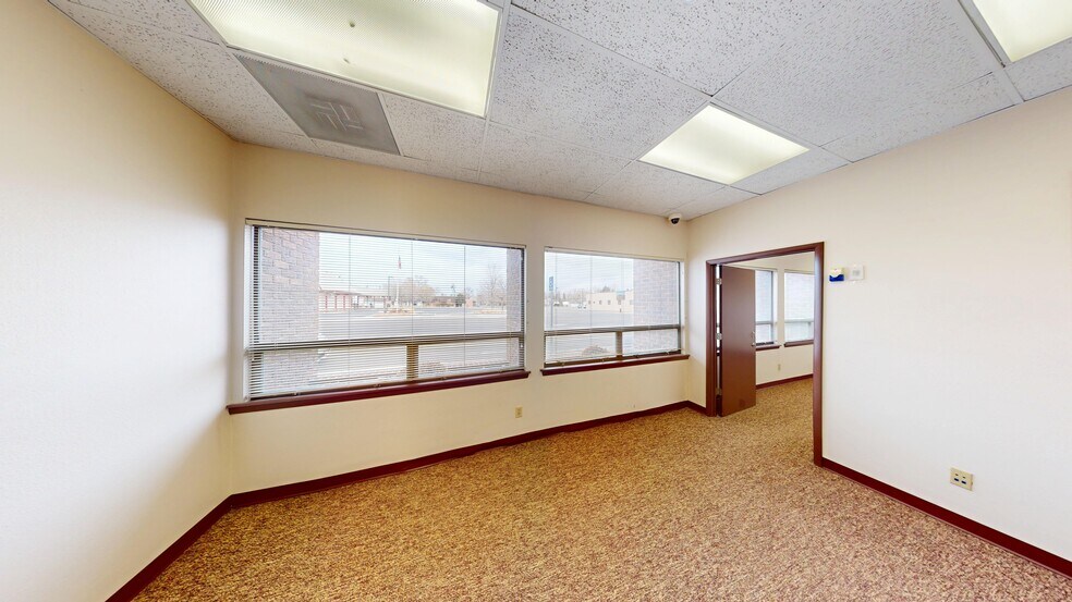 More Photos Of 324 E Washington Ave, Riverton Office For Sale