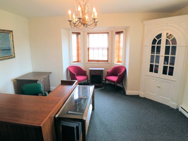 More Photos Of 402 Crain Hwy N, Glen Burnie Office For Sale