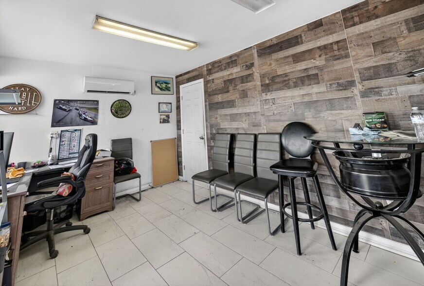 More Photos Of 800-806 W Sr 434, Longwood Auto Repair For Sale