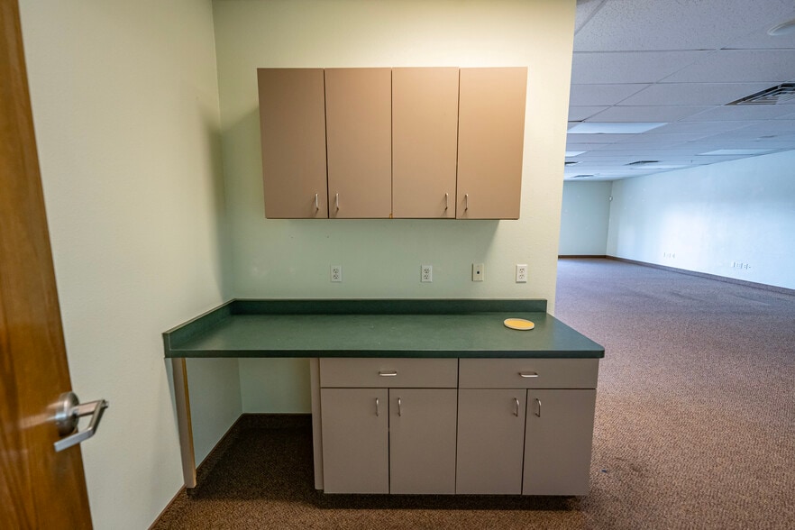 More Photos Of 3651 Highway 95, Bullhead City Bank For Lease