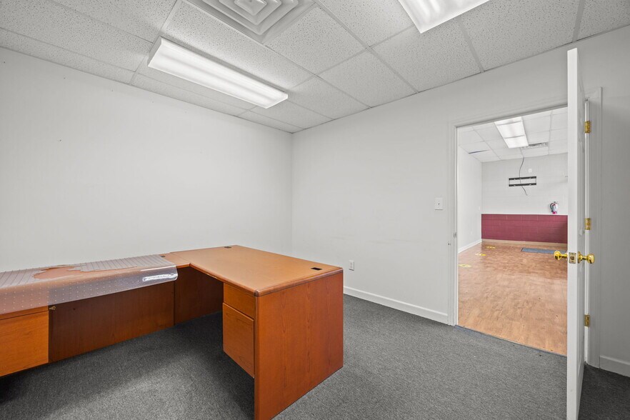More Photos Of 201 4th St, Walnut Cove Office For Sale