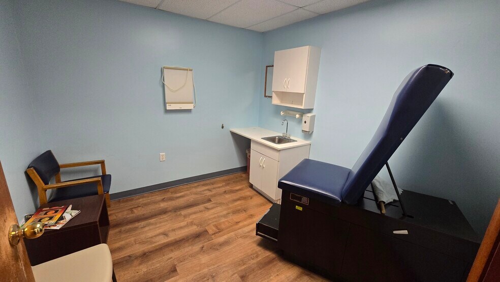 More Photos Of 12655 Seneca Rd, Irving Medical For Sale