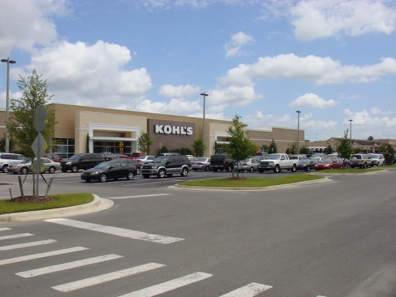 More Photos Of 2751 NW Mall Cir, Jensen Beach Department Store For Sale