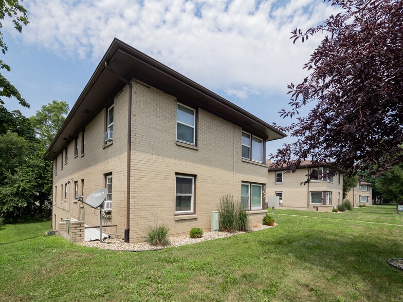 More Photos Of 503 N Riverview Dr, Parchment Apartments For Sale