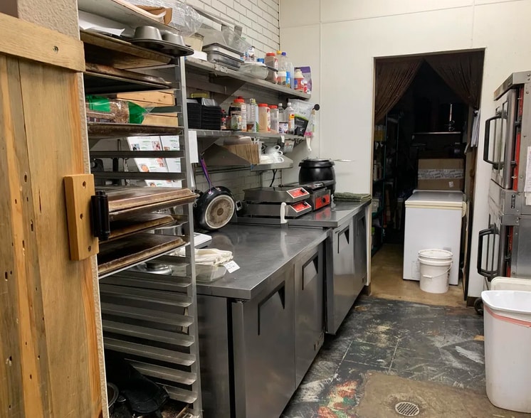 More Photos Of 111 E Main St, Atlanta Restaurant For Sale