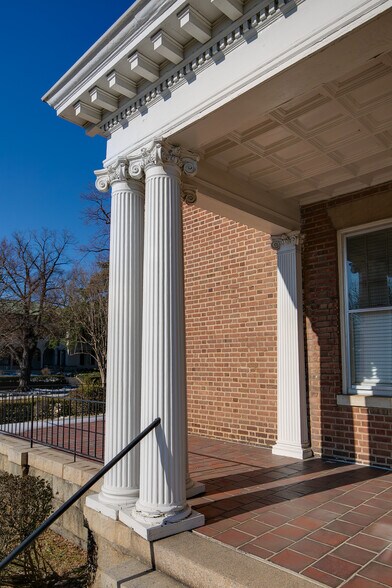 More Photos Of 311 S Arthur Ashe Boulevard, Richmond Office Residential For Sale