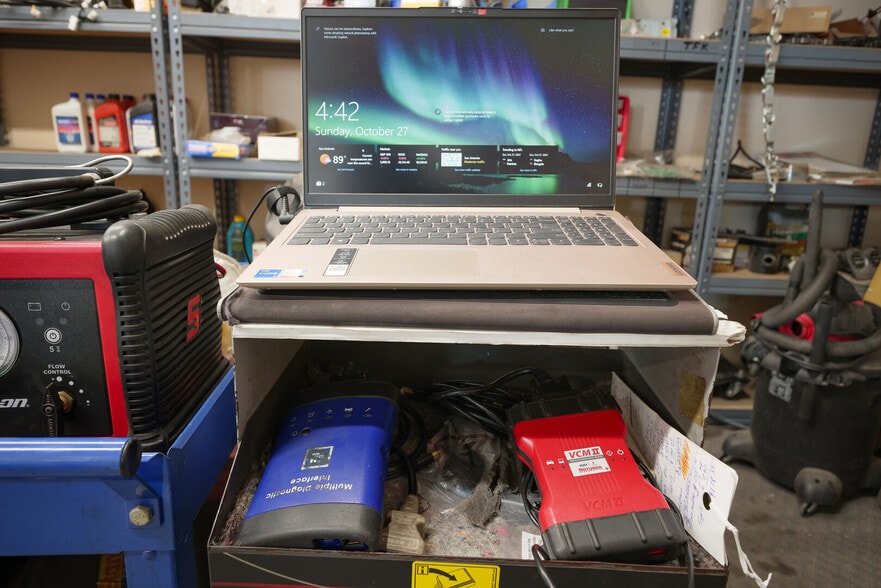 More Photos Of 5220 Interstate Highway 35 S, San Antonio Industrial For Sale