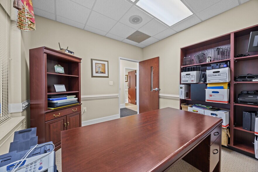 More Photos Of 2223 Hemby Ln, Greenville Medical For Sale