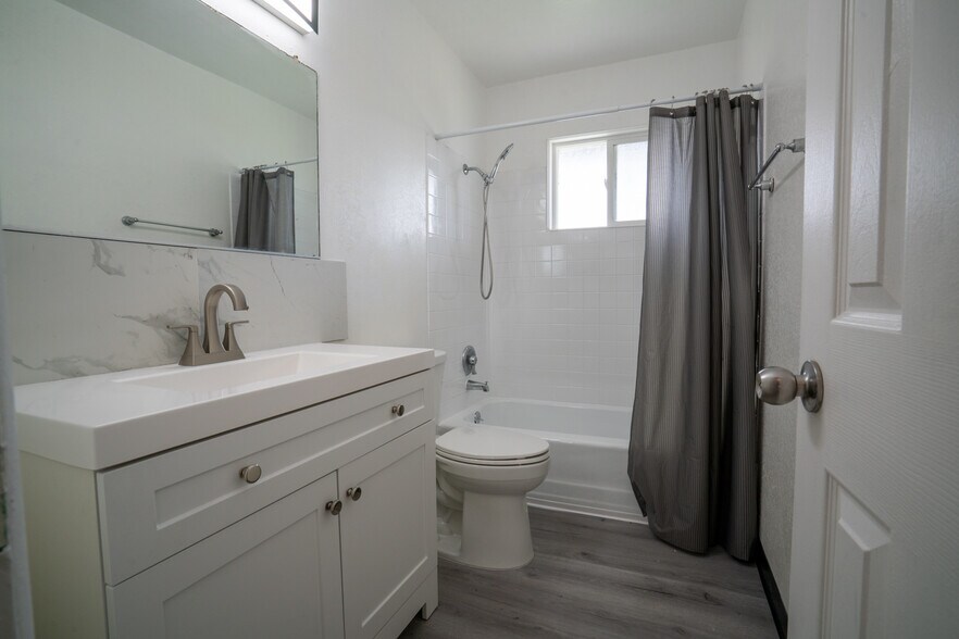More Photos Of 1118-1124 N Mayfair Ave, Anaheim Apartments For Sale