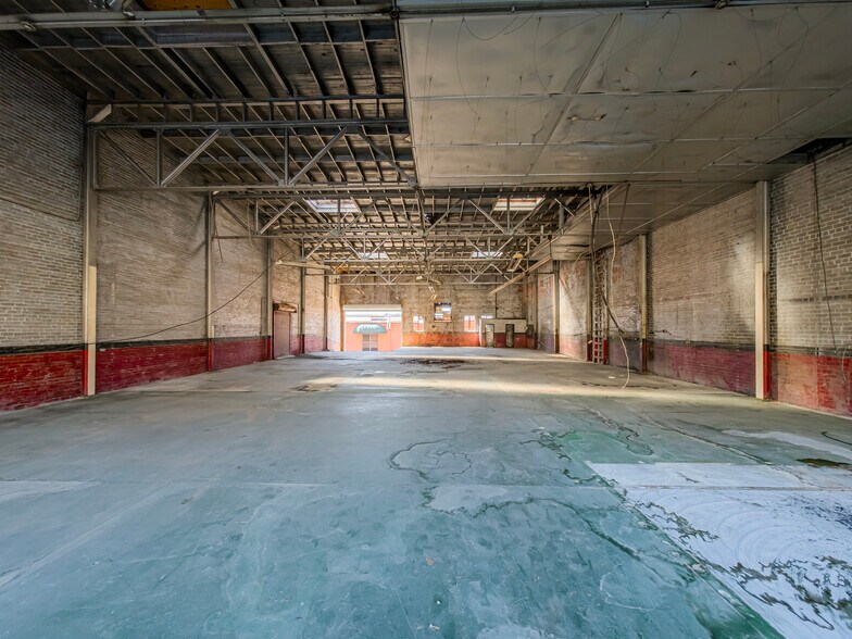 More Photos Of 238 2nd St E, Tifton Flex For Lease