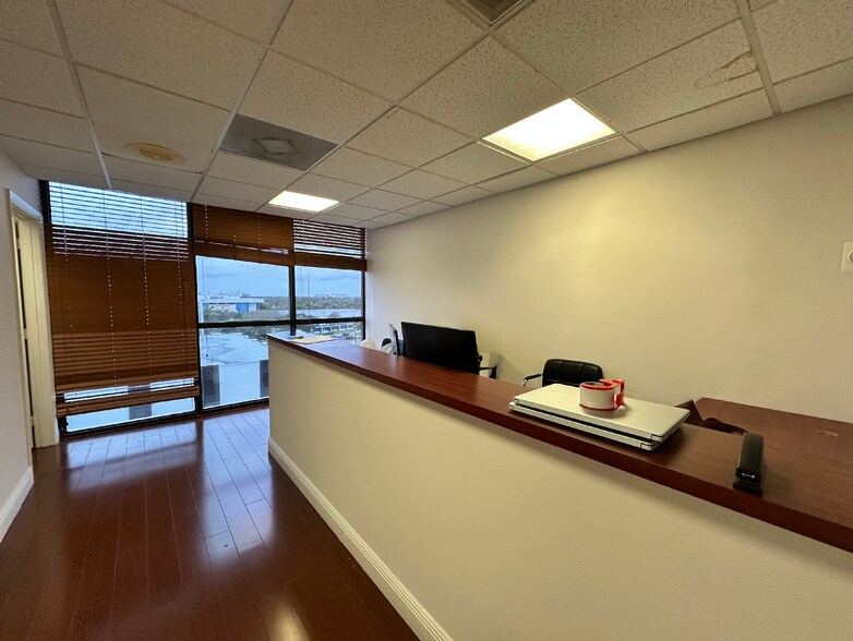 More Photos Of 2450 Hollywood Blvd, Hollywood Loft Creative Space For Sale