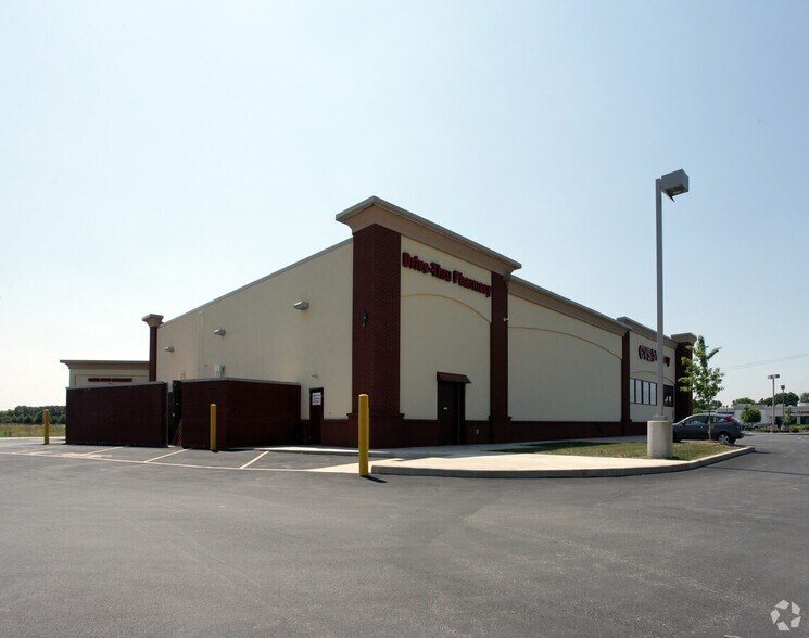 More Photos Of 402 Market Place Dr, Greenwood Drugstore For Lease