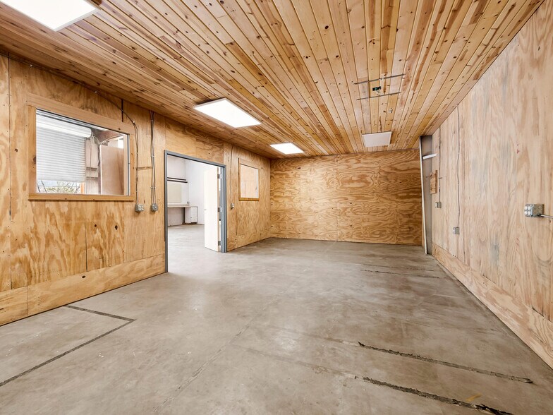 More Photos Of 82 Old Mars Hill Hwy, Weaverville Flex For Lease