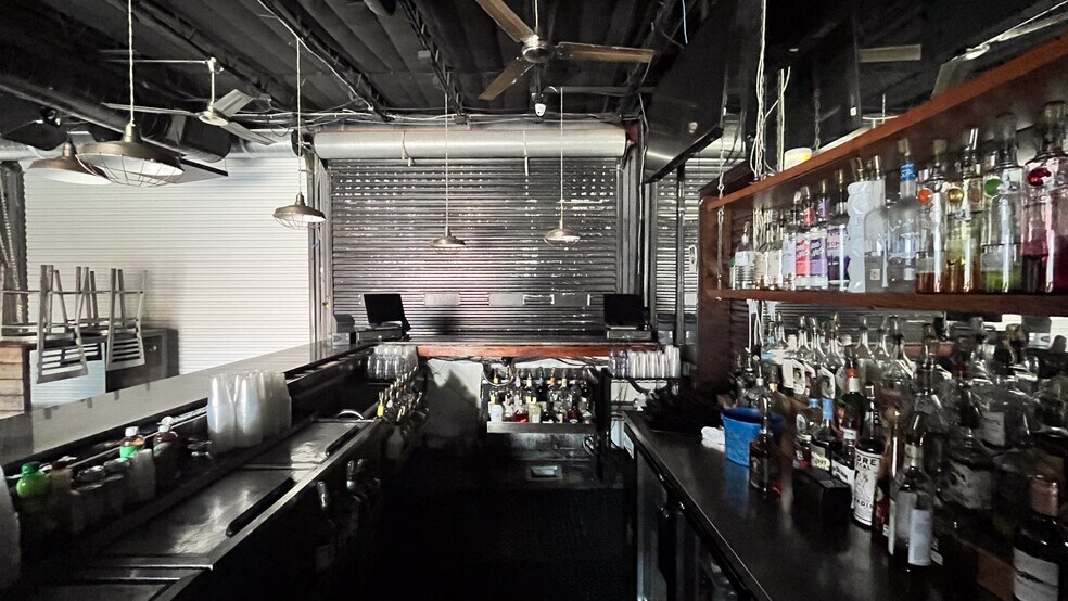 More Photos Of 5110 Washington Ave, Houston Storefront For Lease