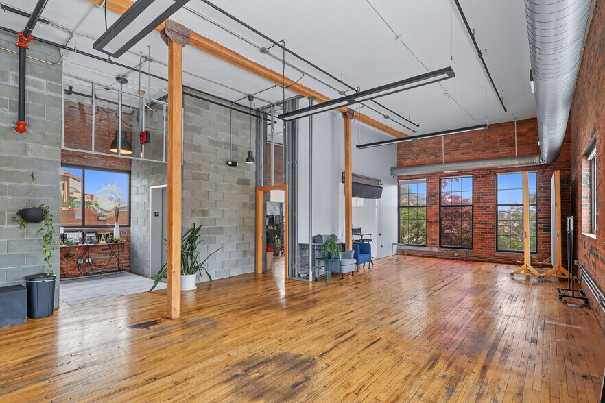 More Photos Of 506 3rd St, Des Moines Loft Creative Space For Lease