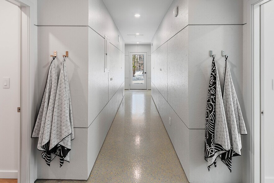 More Photos Of 7103 Lake View Rdg, Lake Ann Hospitality For Sale