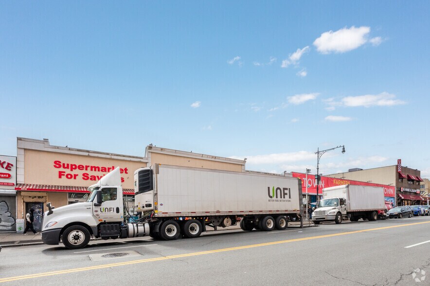 More Photos Of 4910 Broadway, New York Drugstore For Lease