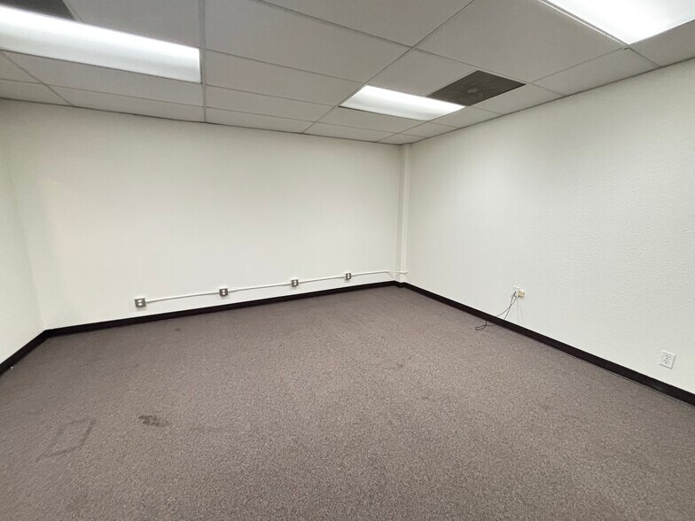 More Photos Of 836-852 Stanton Rd, Burlingame Warehouse For Lease