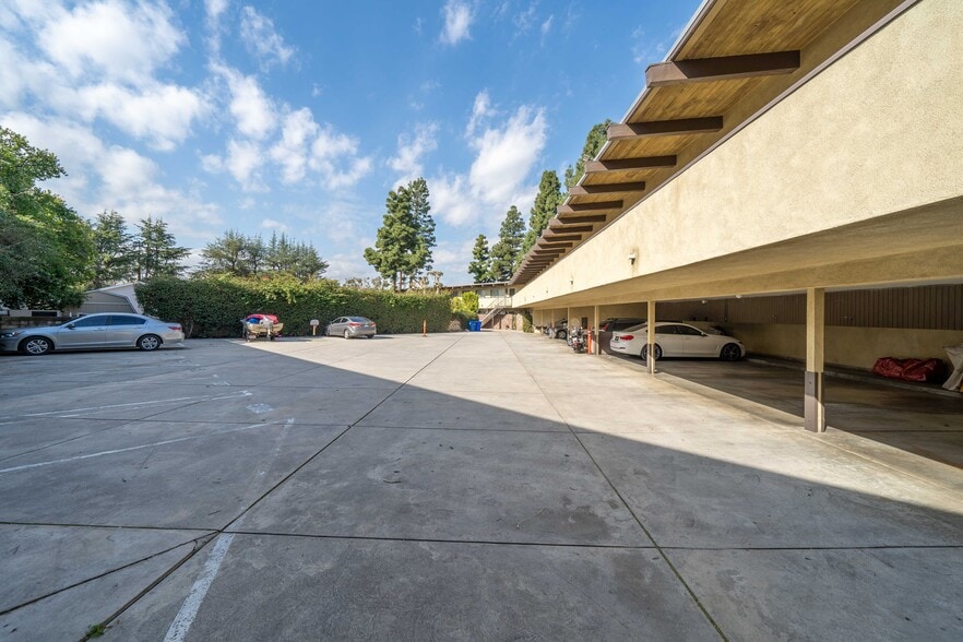 More Photos Of 5934 Buffalo Ave, Van Nuys Apartments For Sale