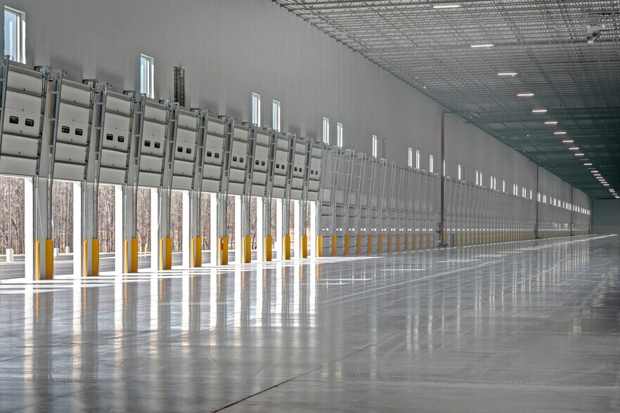 More Photos Of 1225 S Philadelphia Blvd, Aberdeen Distribution For Lease
