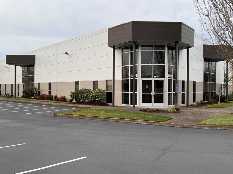 More Photos Of 3513-3545 Fairview Industrial Dr SE, Salem Flex For Lease