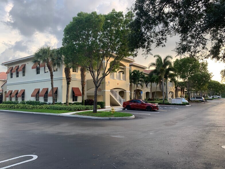 More Photos Of 5571 N University Dr, Coral Springs Office Residential For Lease