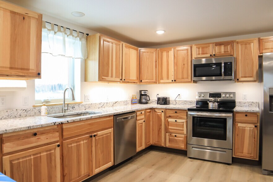 More Photos Of 2371 Dewitt Dr, North Pole Warehouse For Sale