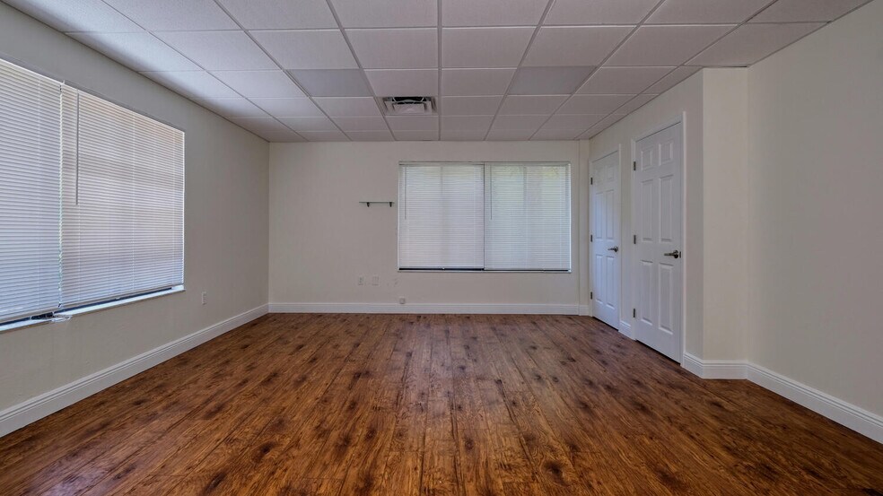 More Photos Of 2548-2550 First St, Fort Myers Loft Creative Space For Lease