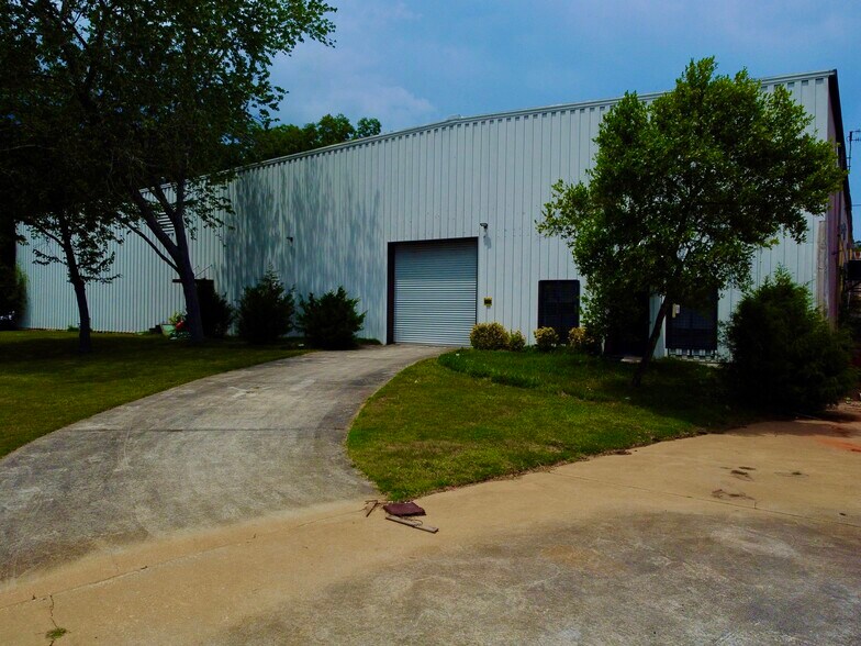 Primary Photo Of 4850 Lamb Ave, Union Point Warehouse For Sale