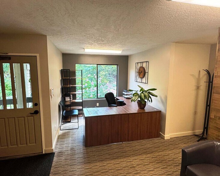More Photos Of 4160 Commercial St SE, Salem Office For Lease