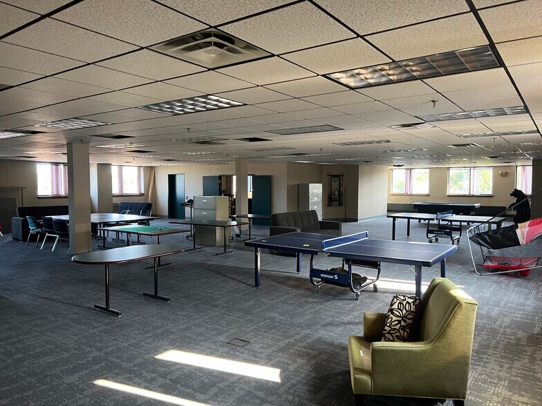 More Photos Of 136 Center St, Old Town Office For Sale