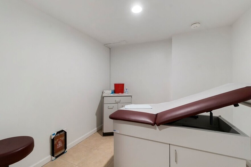 More Photos Of 2516-2520 N Charles St, Baltimore Apartments For Sale