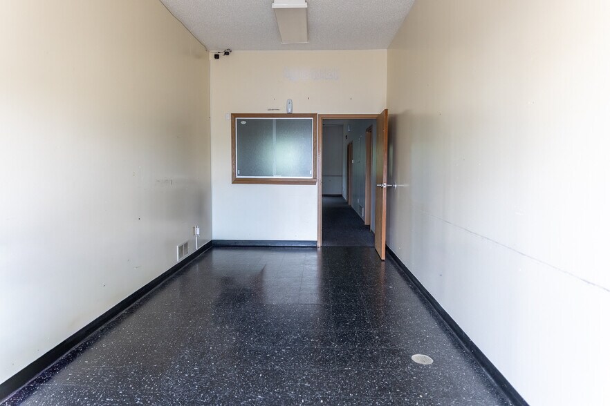 More Photos Of 493 Bev Rd, Youngstown Warehouse For Sale