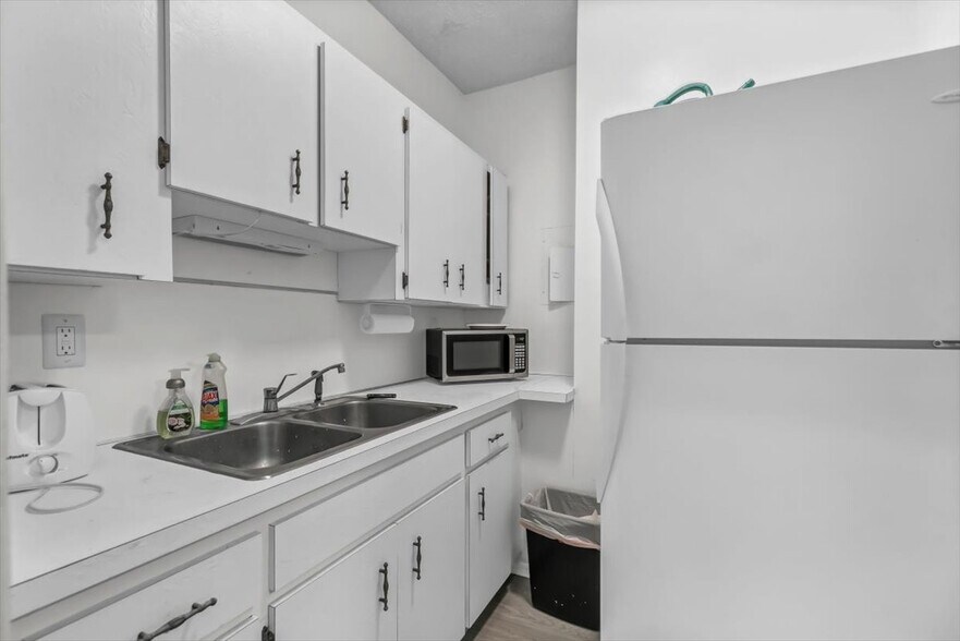 More Photos Of 12800 Indian Rocks Rd, Largo Office Residential For Sale